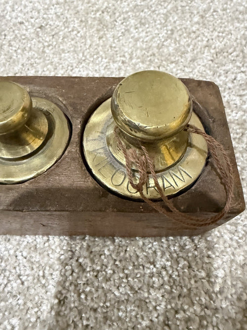 Antique Brass Metric Scale Weights 1000 500 200 100 Gram Wooden Block Set1