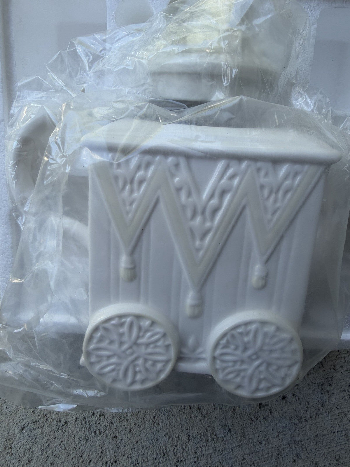 Lenox Butler's Pantry Teacart Teapot 6053177 White Porcelain Matte Geometric1