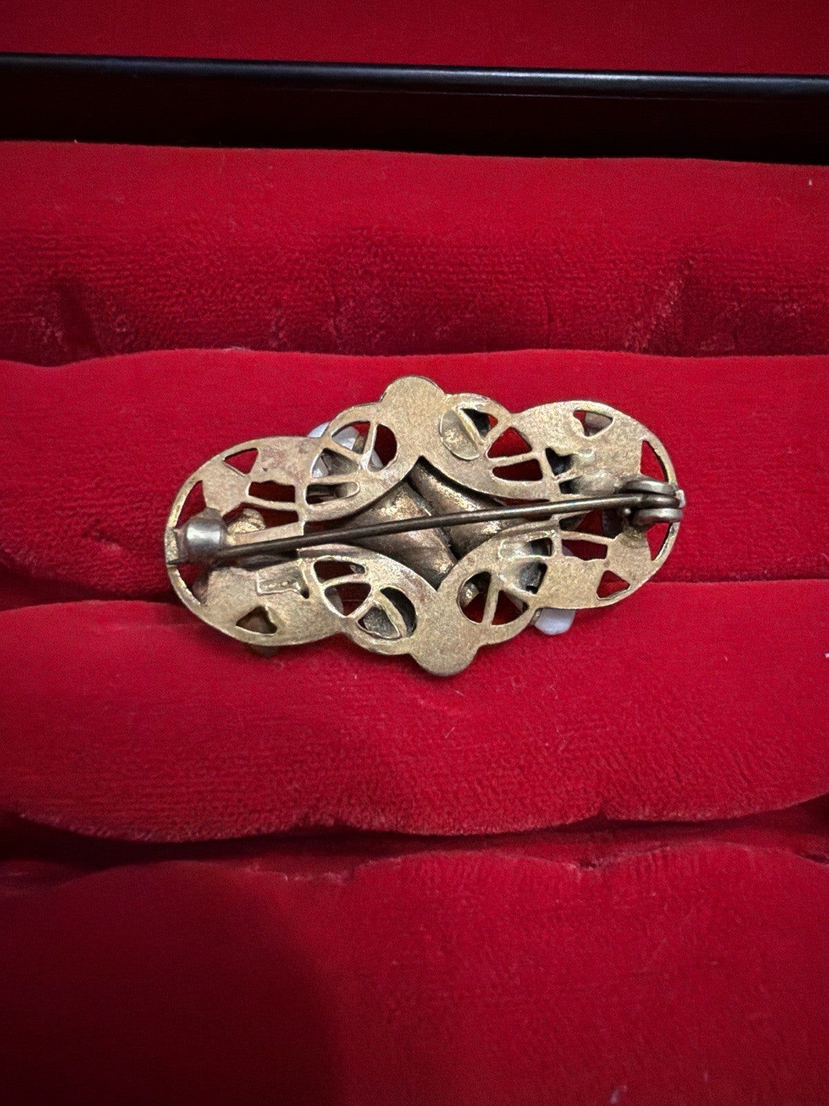 Vintage Floral Bar Brooch Czech Style Glass Stones Filigree Antique Look Pin1
