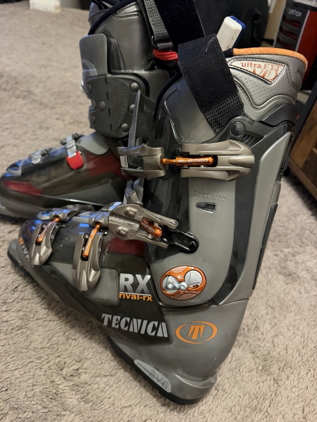 Tecnica Rival RX Ski Boots Mondo 27/27.5 Ultra Fit Reactive Flex Dual Pivot6