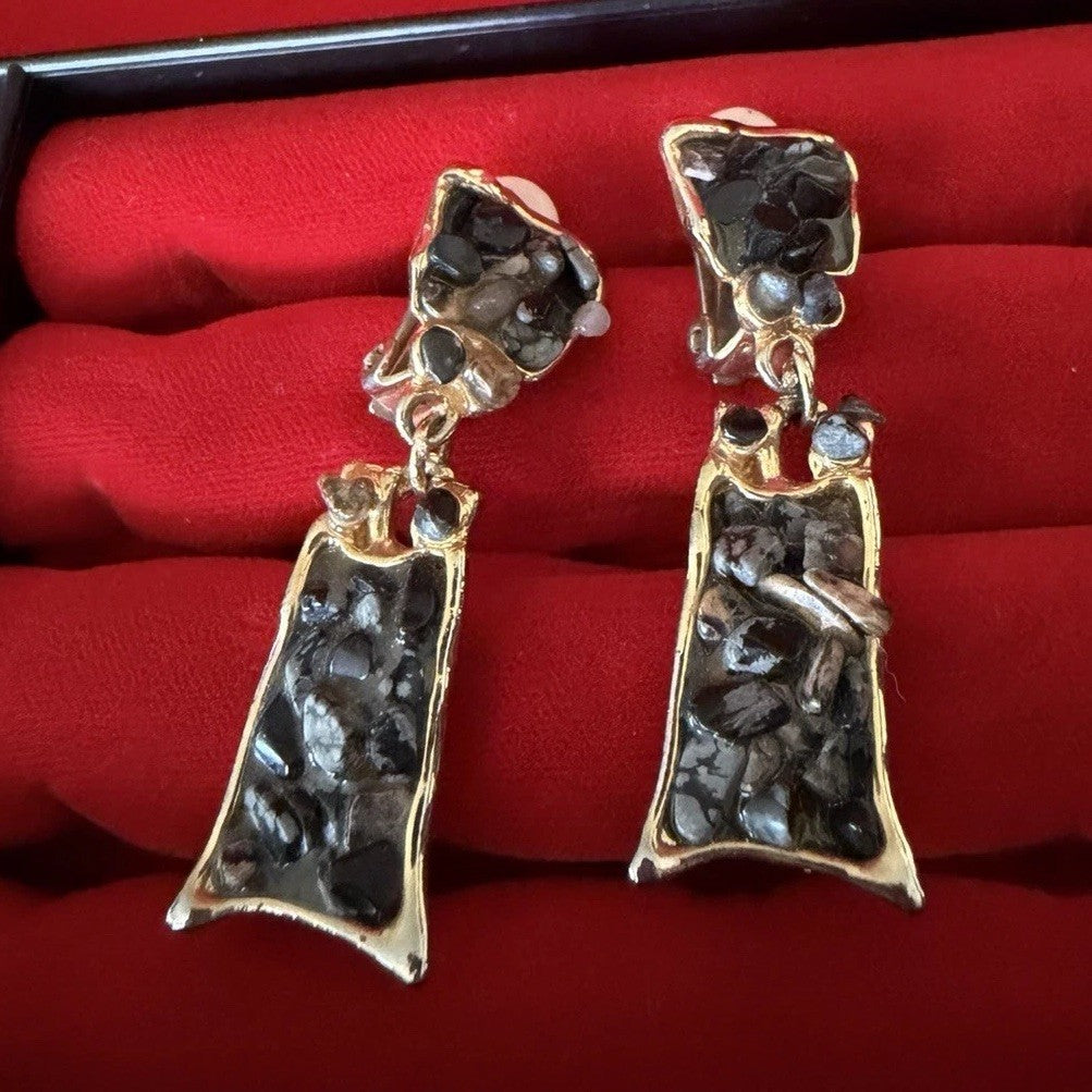 Vintage Black Stone Chip Mosaic Dangle Clip On Earrings Gold Tone Brutalist0