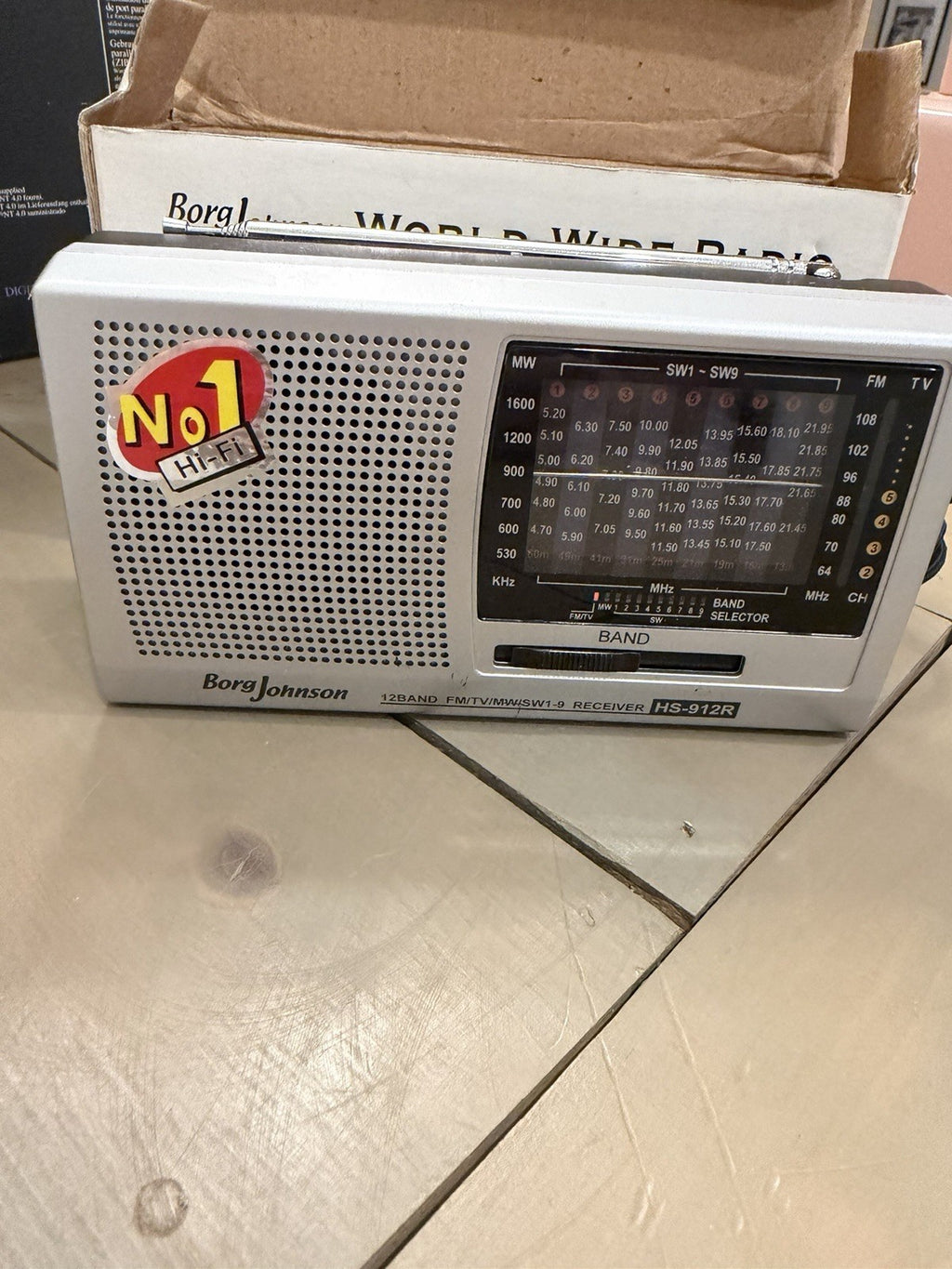 Borg Johnson HS-912R World Band Receiver 12-Band FM TV MW SW1-9 Silver/Black0