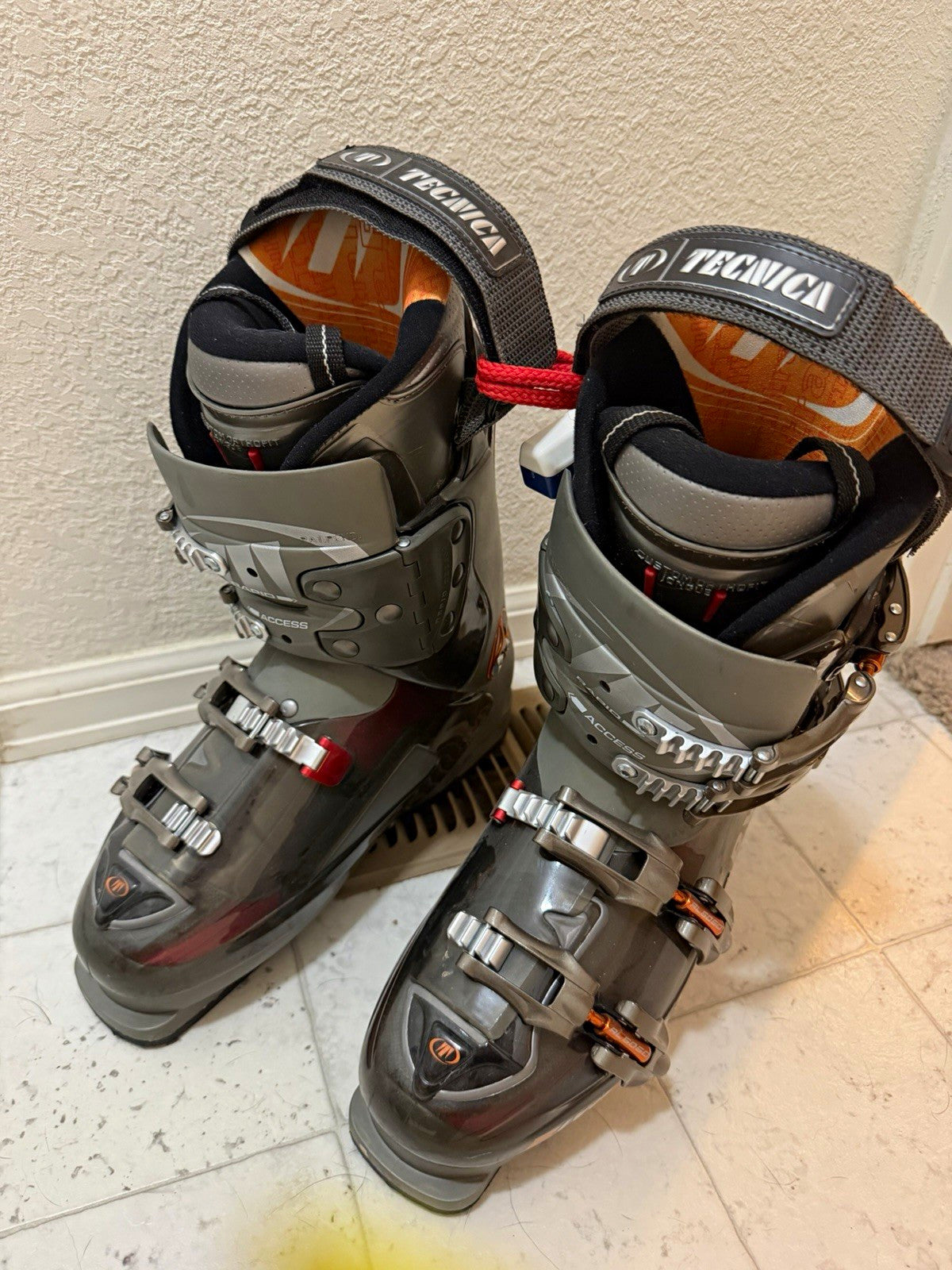 Tecnica Rival RX Ski Boots Mondo 27/27.5 Ultra Fit Reactive Flex Dual Pivot0